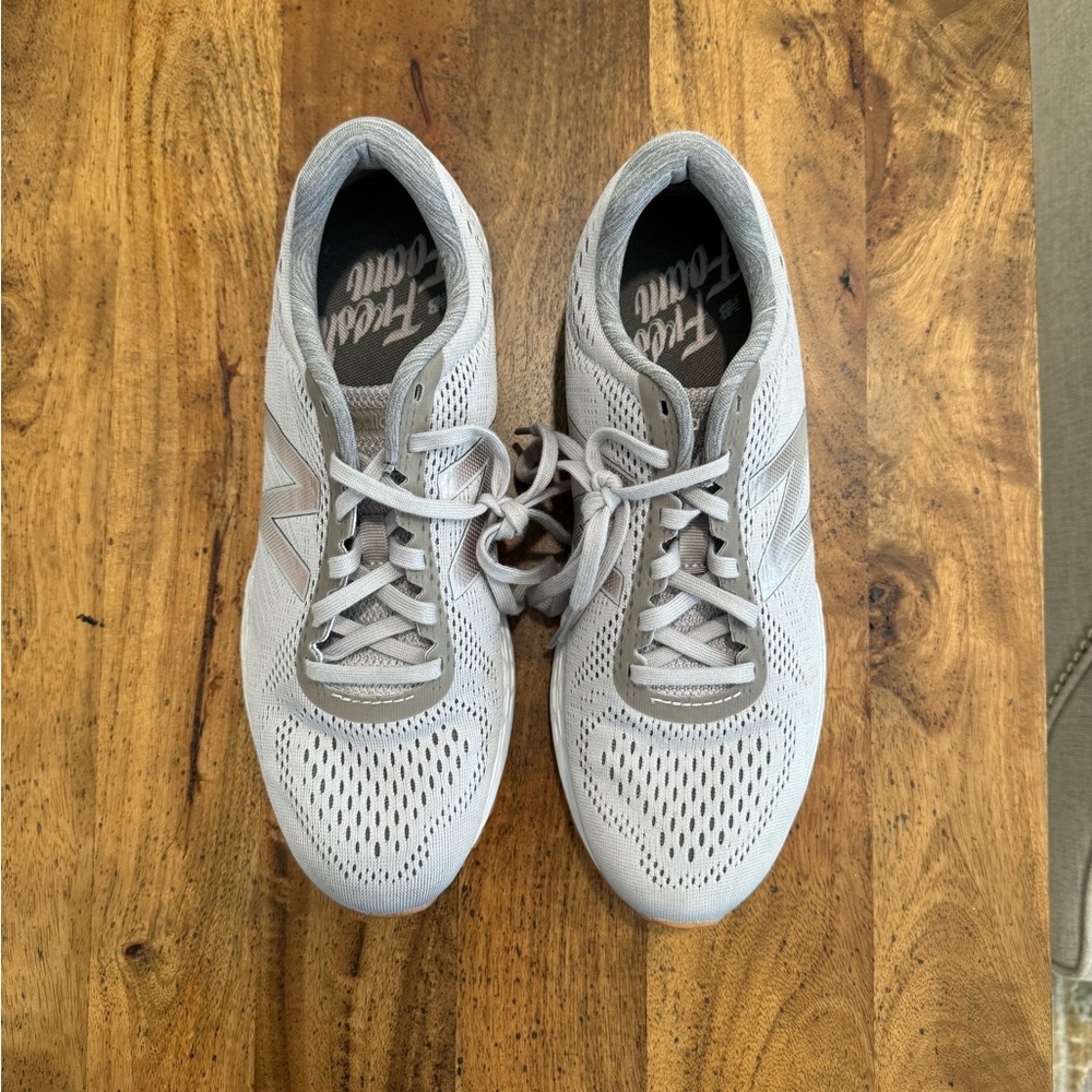 New Balance Fresh Foam Arishi Running Shoe - Women’s 9.5 - Picture 2 of 9